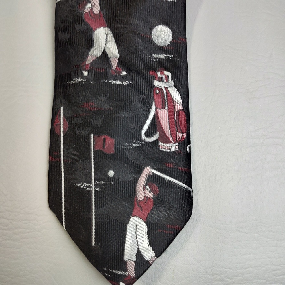 Vintage Wembley Golf Neck‎ Tie Black Burgundy Golfer Golf Course 58" USA Made
